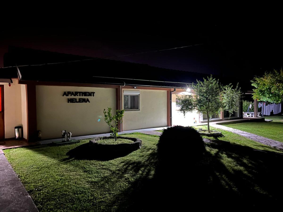 Apartment Helena Airport ポドゴリツァ エクステリア 写真